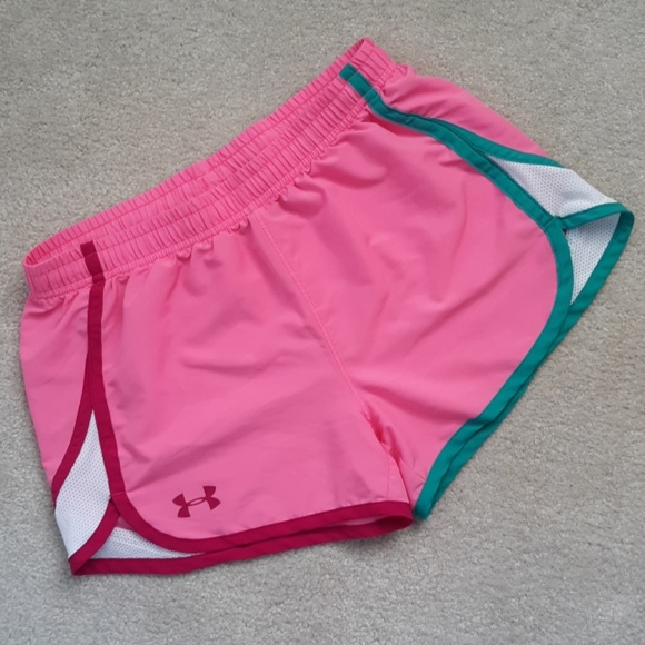 Under Armour Other - 👑HP👑UNDER ARMOUR girls pink shorts size Large